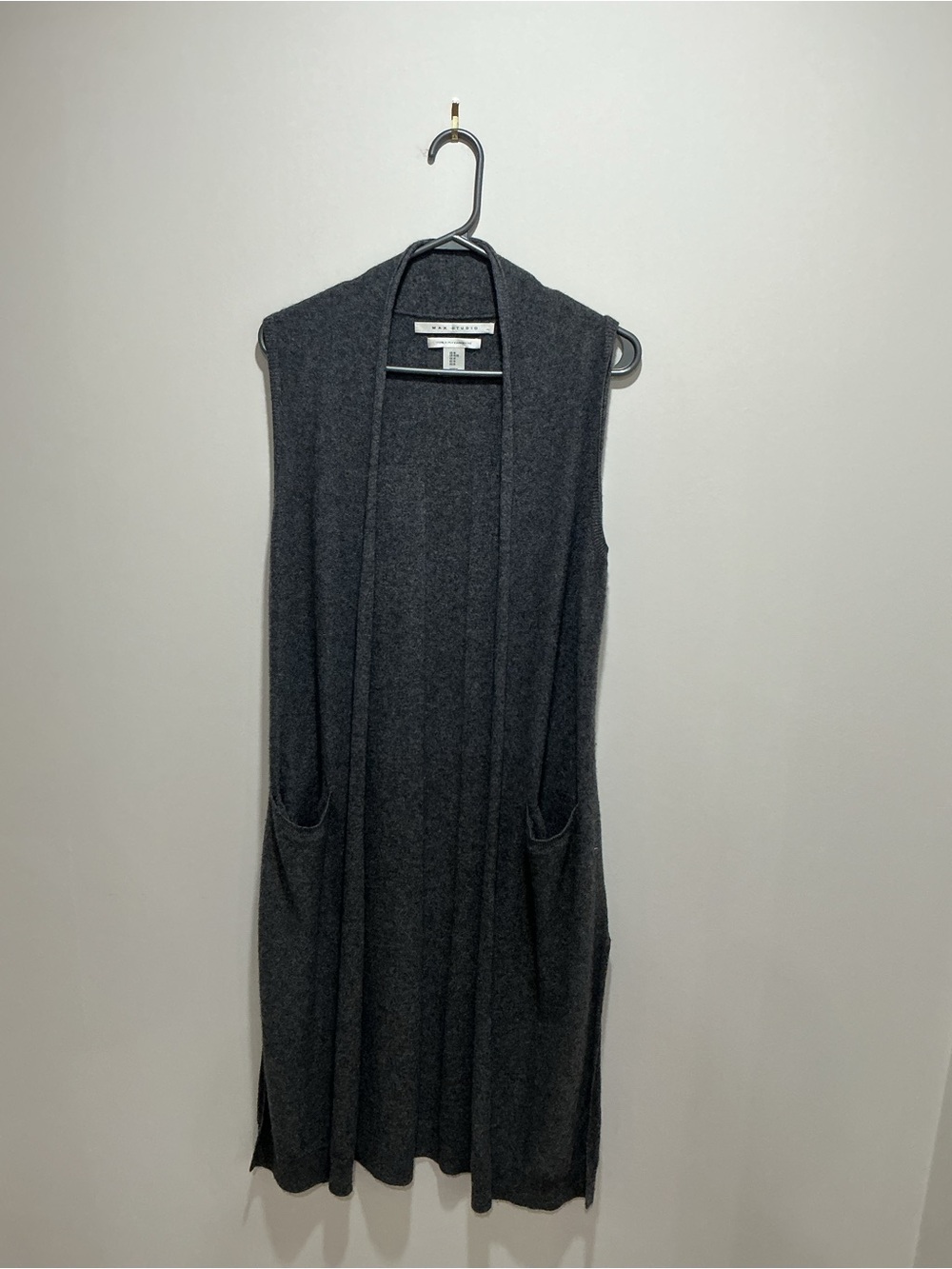 Max Studio Charcoal Gray Sleeveless Long Knit cashmere Vest size medium
